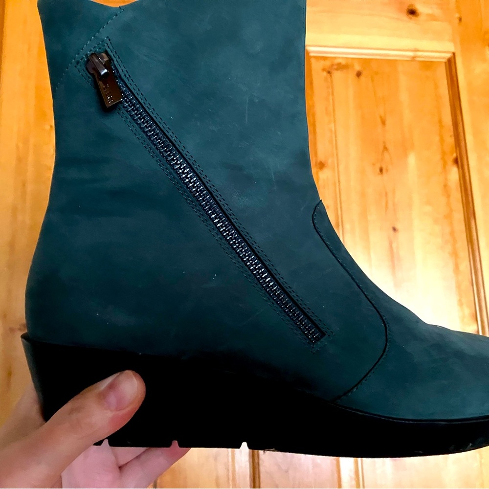 Ziera Active Fit Boot Size 7.5 Green zipper- custom made
